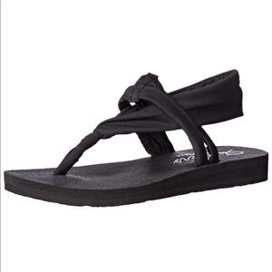 Cali Studio memory foam sandals